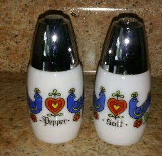 Vintage Corning Gemco Country Festival Friendship Salt & Pepper Glass Shakers