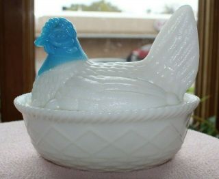 Vintage Westmoreland White Milk Glass Hen On Nest With Blue Head Candy Dish 5 "