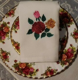 Compliments - Old Country Roses - Royal Albert China - Emb.  Napkins Set Of 4