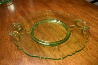 L.  E.  Smith Green Depression Glass Mt.  Pleasant Two Handled Cake Plate