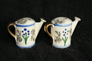 Shawnee Watering Cans Salt And Pepper Shakers W / Gold Trim