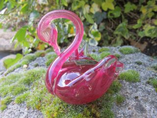 Langham Glass Norfolk Cranberry Pink Swan Glass Art Handmade With Sticker