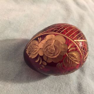 ANTIQUE BOHEMIAN GLASS RUBY RED PETITE 2 inch EGG ETCHED WITH GOLD PAINTED ROSES 2