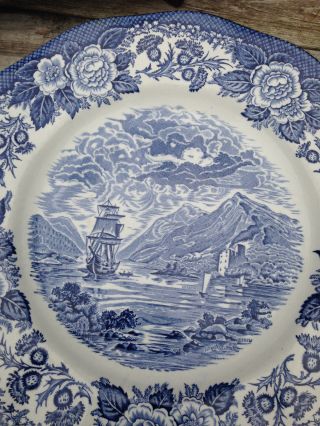 (2) ROYAL WARWICK ENGLAND LOCHS OF SCOTLAND BLUE & WHITE DINNER PLATES 3