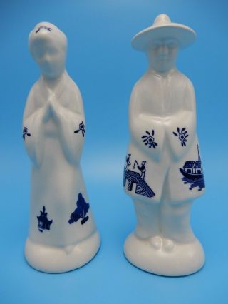 Willow Blue Man Woman Figural Salt Pepper Shakers Japan 5 Inch