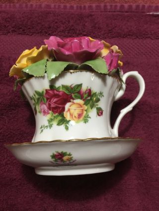 Royal Albert Old Country Roses Musical Teacup Music Box
