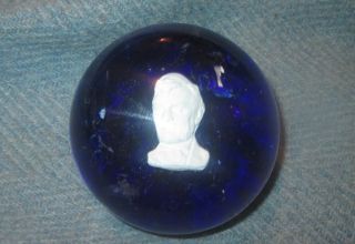 Vintage St.  Clair Paperweight.  Abe Lincoln Sulfide Bust,  1 Of 32 1971 Signed