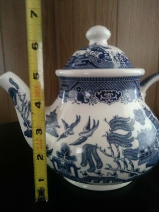 Churchill BLUE WILLOW Tea Pot with Lid Made in England Piece 2