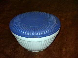 Rare Vintage Anchor Hocking Fired On Blue White Ribbed Round Refrigerator Dish