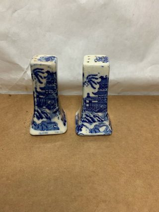 Japan Blue Willow Salt & Pepper Shaker Set