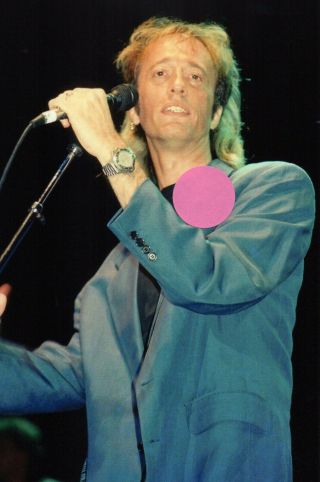 Bee Gees Robin Gibb 12 - 4x6 Color Concert Photo Set 17aa