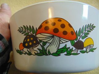 Vintage Corning Ware Merry Mushroom 1 3/4 qt.  Casserole w/Dimple Lid - Pre - Owned 5