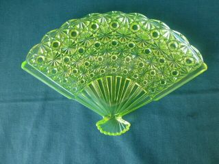 Antique Vaseline Daisy And Button Early American Pattern Glass Fan Shaped Dish