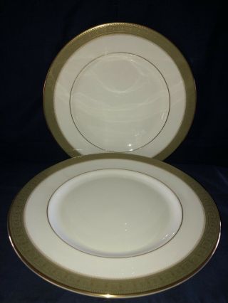 2 Royal Doulton Belvedere H5001 Dinner Plates 10 5/8 " Green Band Gold Design