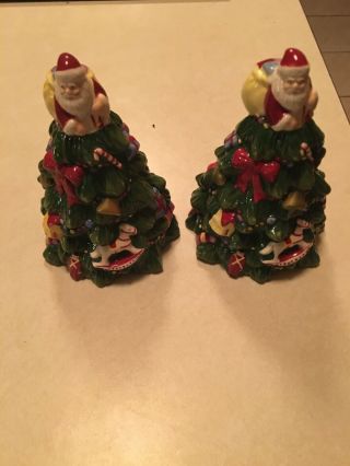 Spode Christmas Trees Salt And Pepper Shakers Santa Holiday Presents