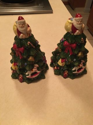 Spode Christmas Trees Salt And Pepper Shakers Santa Holiday Presents 2