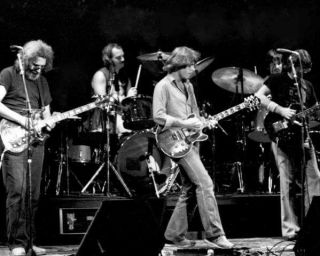 Grateful Dead Live Jerry Garcia 8 X 10 Glossy Photo Poster Print