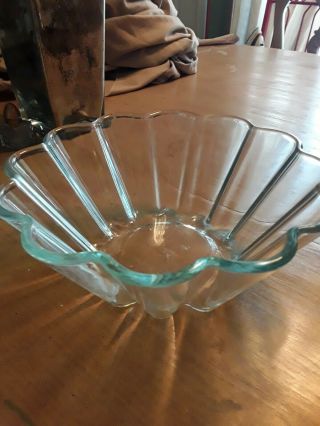 Vintage Pyrex 823 T Fluted Clear Glass Bowl,  Dish; 20 Cm Gelatin Mold; France