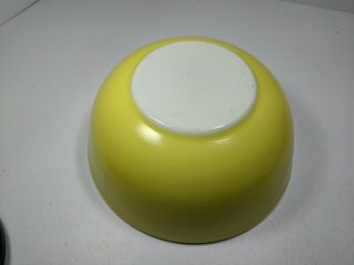 Large Vintage 10.  5 " Pyrex Yellow 4 Quart Mixing Bowl 404