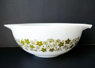 Vintage 70’s Pyrex Spring Blossom Green " Crazy Daisy " Mixing Bowl 443 2.  5 Qt