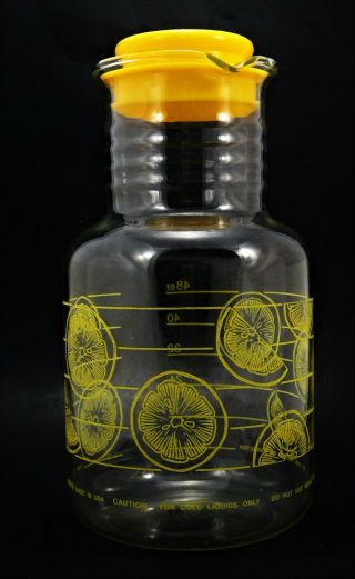 Pyrex Vintage Yellow Juice Decanter 7520 W/ Lid 2 Qt Lemon Glass Carafe Pitcher