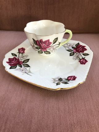 Lovely Vintage Shelley Fine Bone China Dainty 2526 England Cup & Saucer