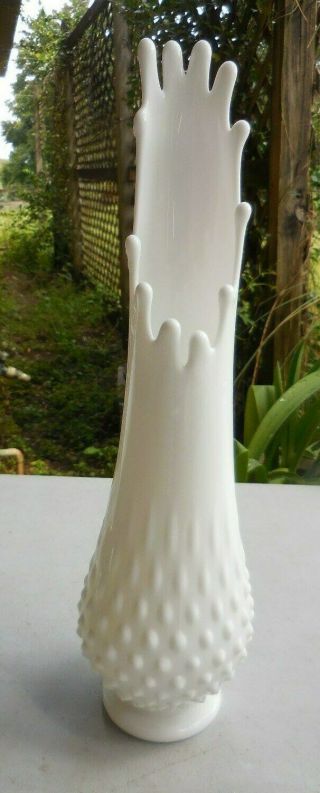Vintage Fenton White Milk Glass Stretch Hobnail Swung 12.  5 " Vase