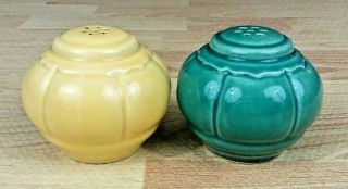 Vintage Homer Laughlin " Riviera " Salt & Pepper Shakers Yellow & Green Ceramic