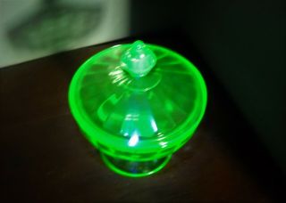 Green Depression Vaseline Uranium Glass Candy Dish W Lid Glows