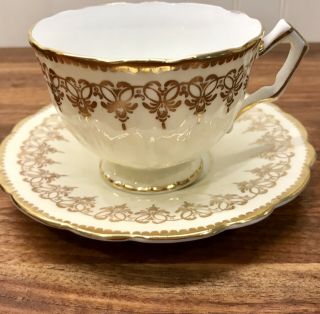 Aynsley Bone China Cream Yellow Gold Teacup & Saucer Made In England Tea Cup
