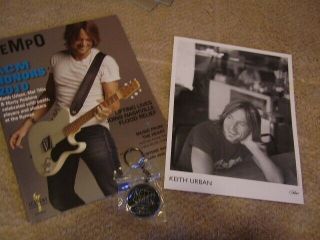 Keith Urban 2007 Backstage Experience Keychain,  Music Industry Mag Cover,  8x10