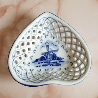 Royal Twickel Delftware Handpainted Pierced Heart Spade Trinket Dish Windmill