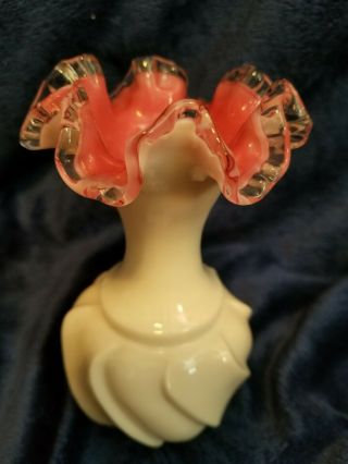 Vintage Fenton Art Glass Peach/pink Crest Double Crimped Swirl White 6 " Vase
