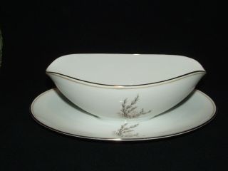 Noritake Candice Gravy Boat With Attached Underplate 5509 Pussy Willow