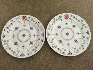 Set Of 2 Churchill Finlandia (england) Dinner Plates (queens Stamp)