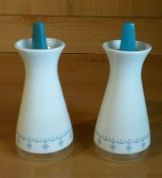 Vintage Corning Ware Pyrex Corelle White Blue Salt Pepper Shakers