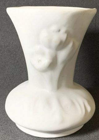 Van Briggle Pottery Matte White Triple Tulip Vase 5.  25 " Signed “e.  O.  ” 1940’s