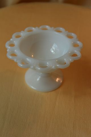 Anchor Hocking Lace Edge Milk Glass Compote/candy/sherbet Dish 3 " H X 5 1/4 " W