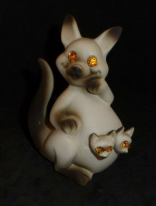 Vintage Roselane Usa California Mama Kangaroo Babies Joeys Pottery Figurine