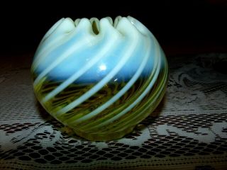 Early Fenton Glass Spiral Optic Topaz Vaseline Rose Bowl