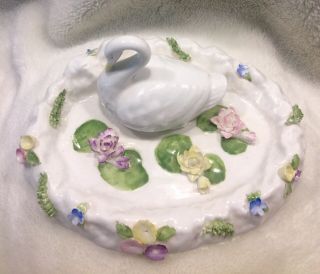 Vintage Coalport Bone China Made In England 5.  5” “The Lily Pond” Swan Figurine 2