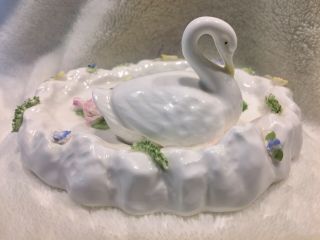 Vintage Coalport Bone China Made In England 5.  5” “The Lily Pond” Swan Figurine 3
