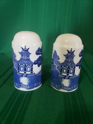 Vintage Blue Willow Salt And Pepper Shaker Set Made In England