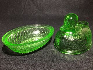 Green Vaseline glass duck on nest basket candy dish Uranium / farm egg neon swan 5