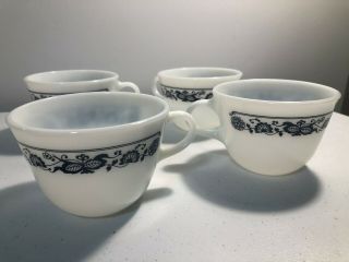 Corelle By Corning " Old Town Blue " Set Of 4 Milk Glass Coffee Cups Pre - Owned