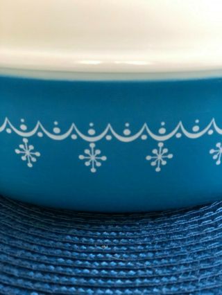 Pyrex Blue Garland Snowflake Oval Casserole - Serving Dish With Lid