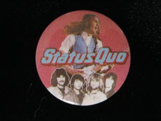 Status Quo - Group Shot - Pink - Small - Button - 80 