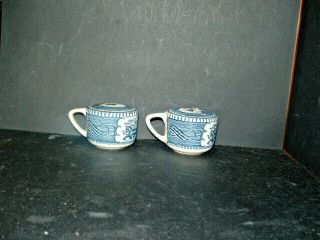 Vintage CURRIER and IVES Royal China Blue Transferware Salt and Pepper Shakers 2