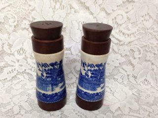 Vintage,  Rare,  Blue Willow 6in Wood - Ceramics Salt or Pepper Shakers 2