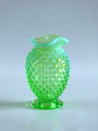 Fenton Green Opalescent Hobnail Miniature Bud Vase Prelogo